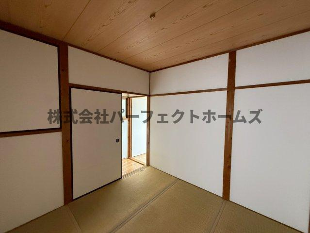甲斐田東町戸建　賃貸の和室|畳の上でゆっくりとくつろげる和室です