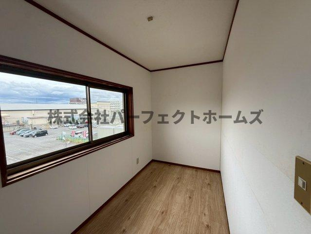 甲斐田東町戸建　賃貸の洋室|きれいな洋室です