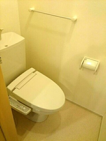 ＪａｄｅＨｏｕｓｅ　Ｄのトイレ|ゆったりとした空間のトイレです