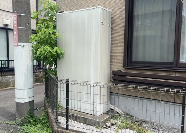 【発電・温水設備】 | 省エネ給湯器とは従来型の給湯器より熱効率が高く、少ない燃料でたくさんのお湯を沸かすことが出来る高効率な給湯器のことを指します。また、省エネ給湯器には種類があり、利便性や効果なども様々です。