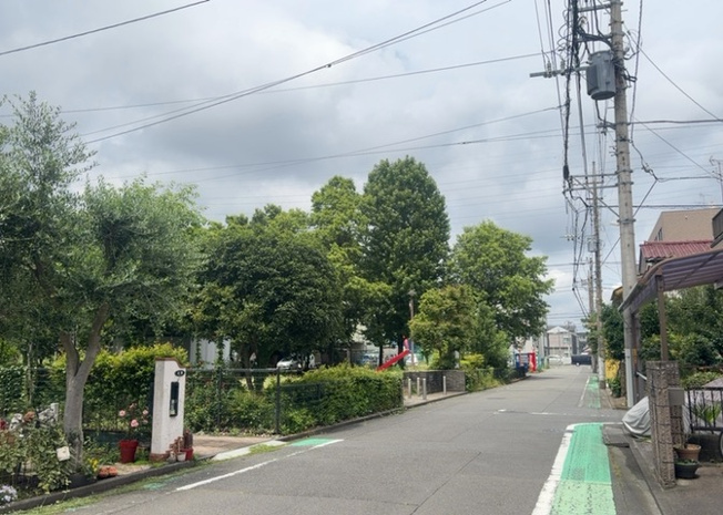 【展望】 | 桜や紅葉の名所に出かける人は多いと思いますが、家にいながら季節の移ろいを感じる生活を送りませんか？リビングや窓から見える景色が生活を彩るワンポイントに！現地から見える景色を堪能してみては如何でしょう。