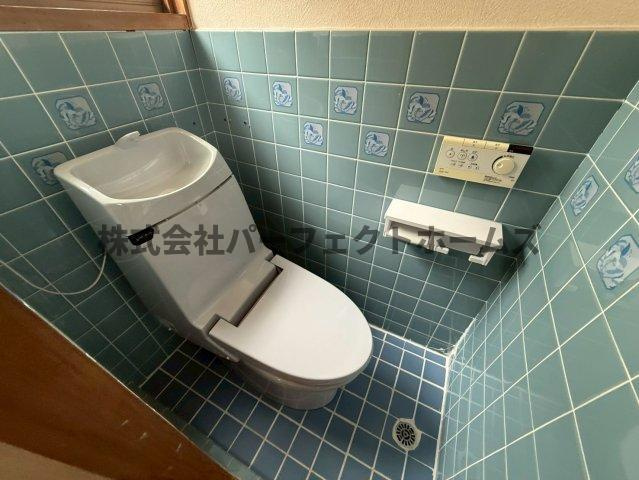 尊延寺6丁目戸建　賃貸のトイレ|コンパクトで使いやすいトイレです