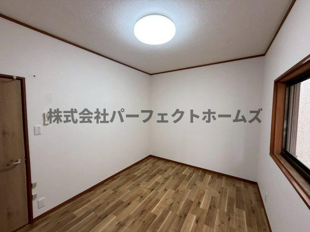 尊延寺6丁目戸建　賃貸の洋室|ゆったりした洋室です