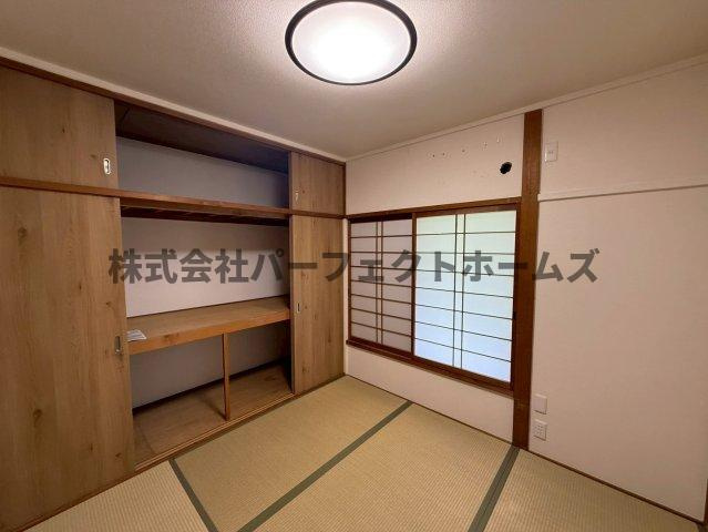 尊延寺6丁目戸建　賃貸の和室|明るい和室です