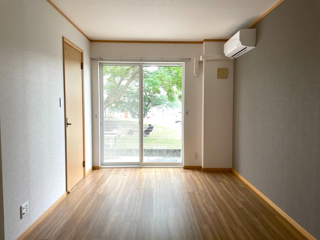 パークサイド船小屋【キャッシュバック対象物件】の洋室|広々とした洋室です