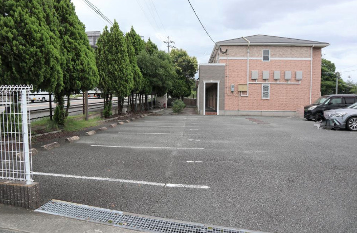 パークサイド船小屋【キャッシュバック対象物件】の駐車場