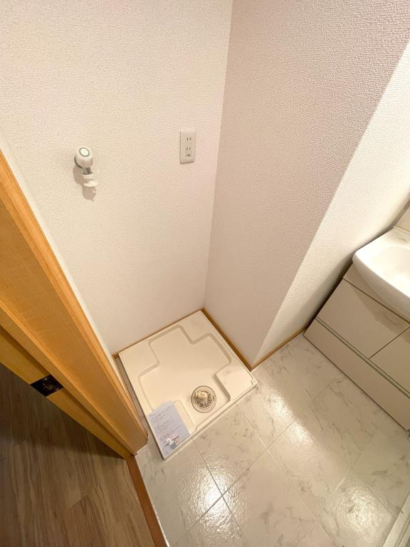 パークサイド船小屋【キャッシュバック対象物件】の洗面所|明るい洗面所です