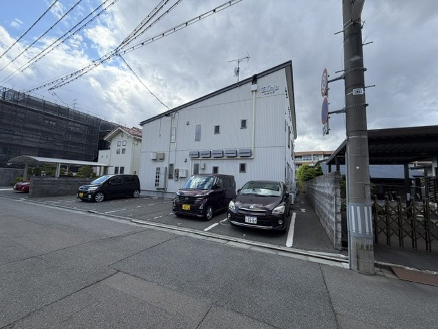 エルシアの駐車場|※入居中の為、同タイプ別のお部屋の写真となります。