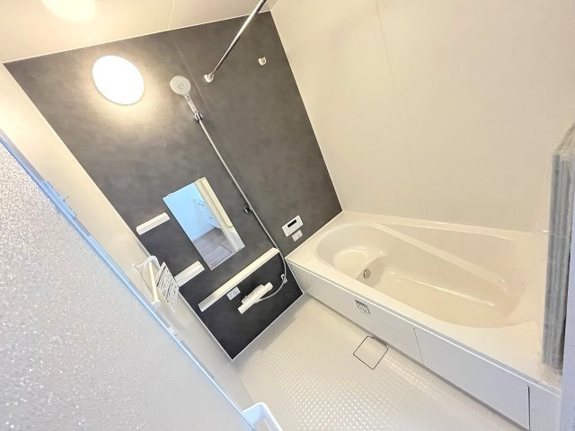 【浴室】 | 那珂川市今光5丁目1期　3号棟（全4棟）【仲介手数料無料・0円】 | 現地写真。浴室です。