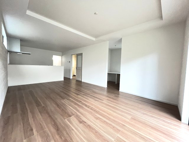 【居間・リビング】 | 那珂川市今光5丁目1期　3号棟（全4棟）【仲介手数料無料・0円】 | 現地写真。