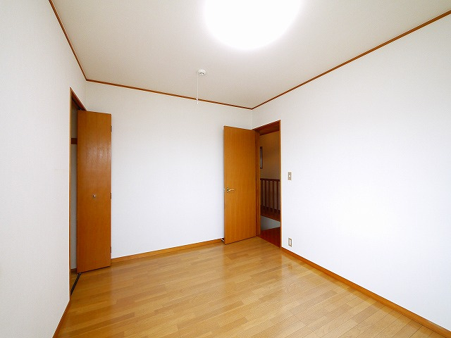 六条西２丁目戸建の洋室