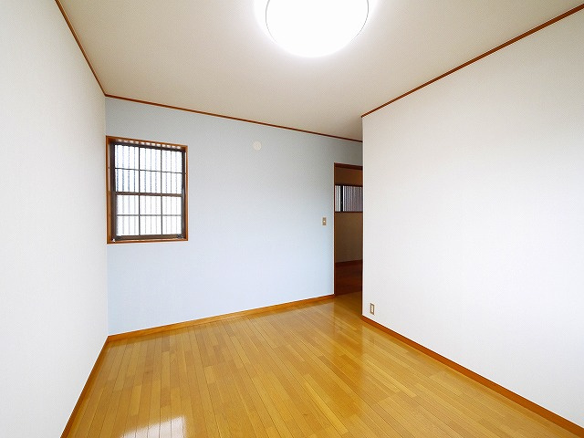 六条西２丁目戸建の洋室
