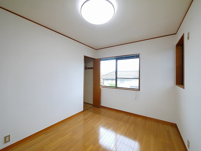 六条西２丁目戸建の洋室