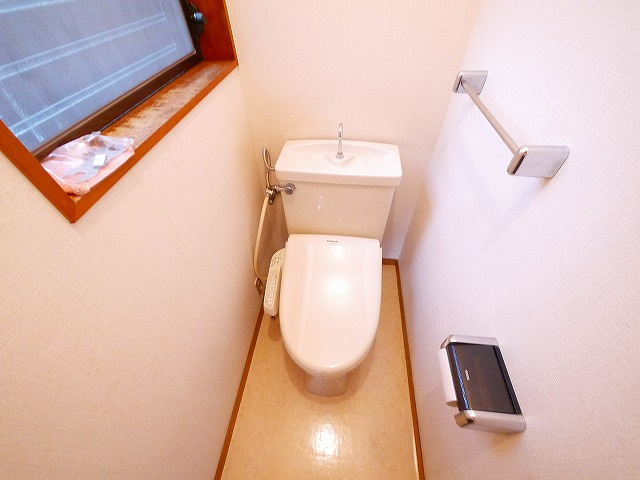 六条西２丁目戸建のトイレ