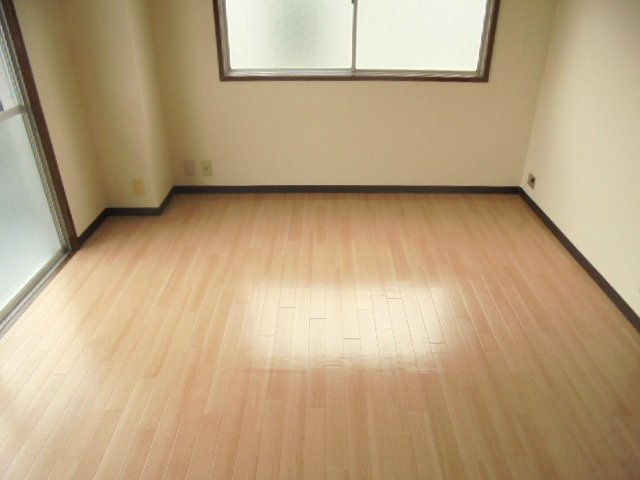 第一福島マンションの洋室