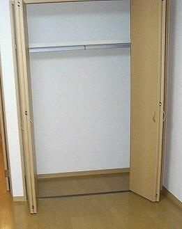 ツインライブ岸町２の収納