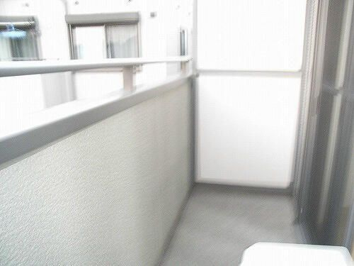ツインライブ岸町２のバルコニー