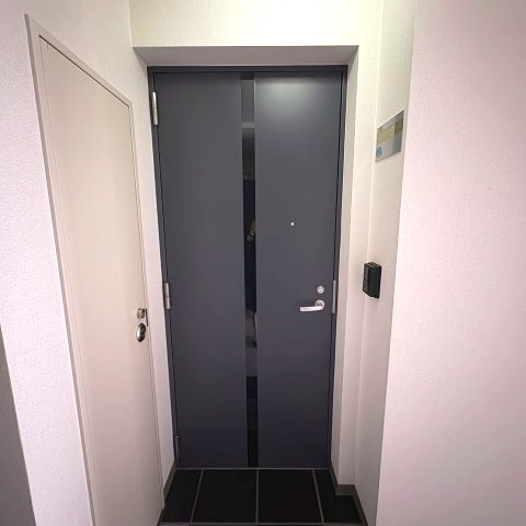 室蘭ナラサキビルのエントランス
