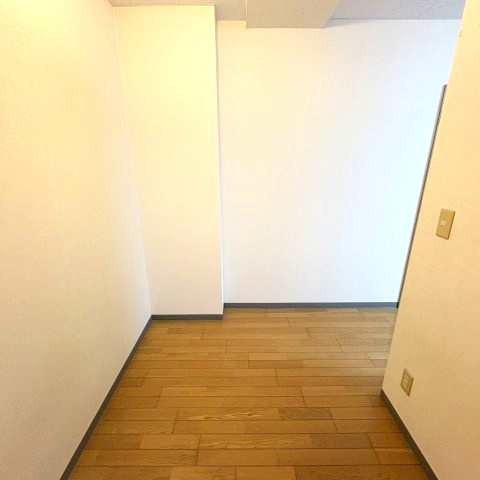 室蘭ナラサキビルの洋室
