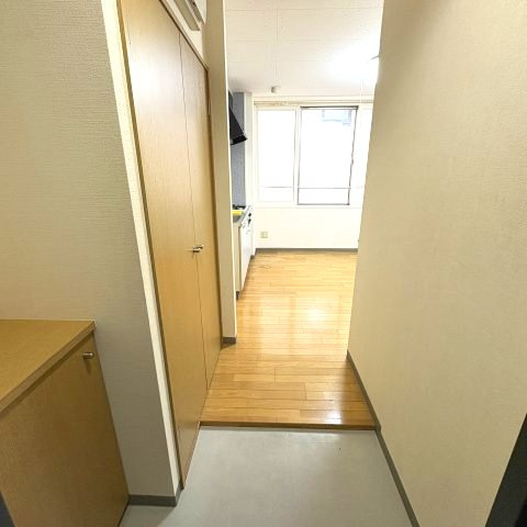 室蘭ナラサキビルの玄関