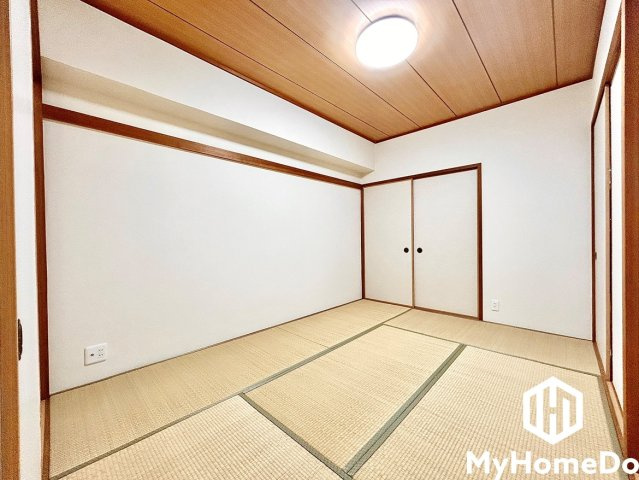 ダイナース千代田橋の和室|リビング隣の和室は、趣ある安らぎ空間。来訪時や家事スペースとしても重宝します