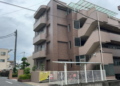 【現況写真】 | レクシオ大和田 | 外観はマンション管理がされているかの目安になります。築年数が古いと、壁面は劣化してひび割れが生じることも！建物が古びていても細かいところが修繕されていると、きちんと管理されているなぁと感じるでしょう。