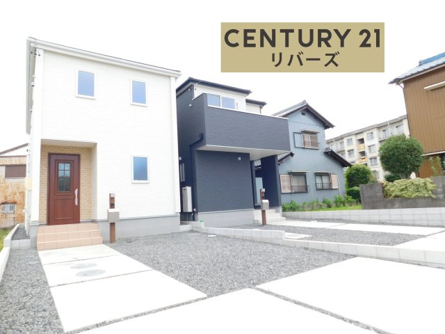 清須市鍋片２丁目の新築一戸建の前面道路含む現地写真|☆ラスト１棟☆  　いつでもご案内出来ます♪（お問合せ当日、平日、水曜、夜間でもＯＫ）　長期優良住宅♪　５ＬＤＫ！　敷地５２．９５坪！　駐車４台ＯＫ　広めの庭付き♪　前面道路ゆとりの６．０ｍ♪