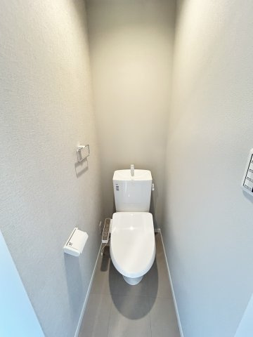 GAZELLE NOAH尼崎尾浜Ⅱのトイレ|ゆったりとした空間のトイレです
