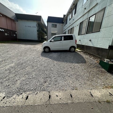 ハイツカレッヂＢの駐車場|駐車場があります