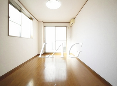 【居間・リビング】 | アンプルールフェールイル・ヴィラージュ | 洋室のお部屋です。