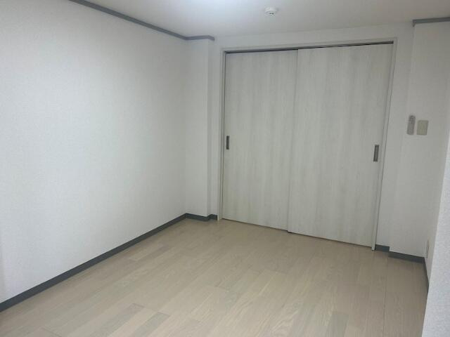 大塚戸建の居間・リビング|洋室６帖（１Ｆ） 