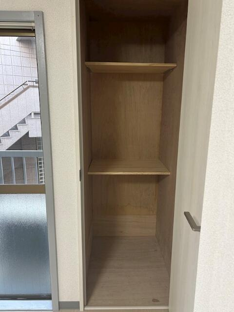 大塚戸建の収納|洋室６帖（１Ｆ）収納 