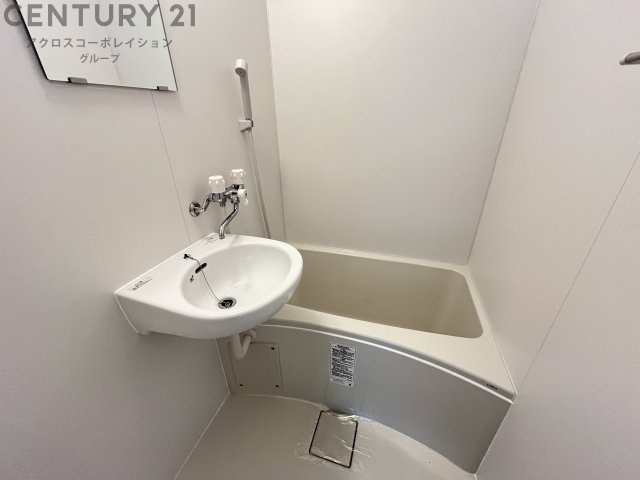 シンプルで機能的なユニットバスです♪