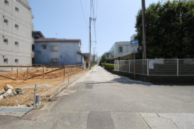 比島町第1　新築戸建　の前面道路含む現地写真|北側　幅　3.84ｍ公道／西側　幅4.0ｍ私道　10.65ｍ公道