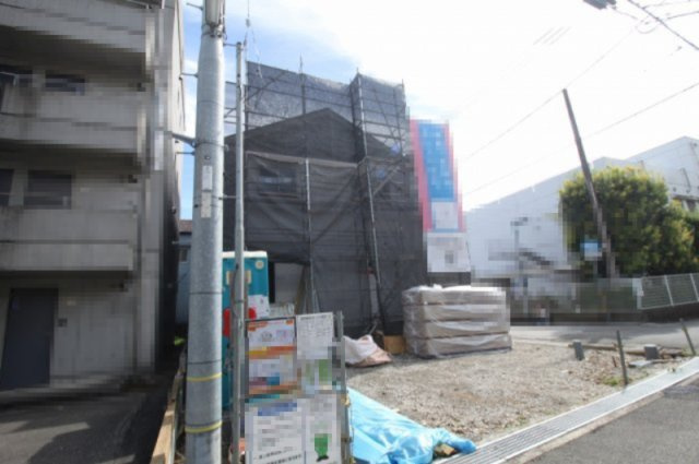 比島町第1　新築戸建　の外観|土地面積　 167.77㎡　（約50.75坪）　
建物面積　 106.91㎡   （約32.34坪）
１階　52.24㎡　２階　46.16㎡　（ルーフバルコニー面積8.51㎡含む）