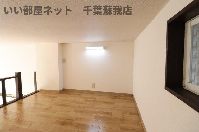 サンセール陽光Bの寝室|開放的な寝室です