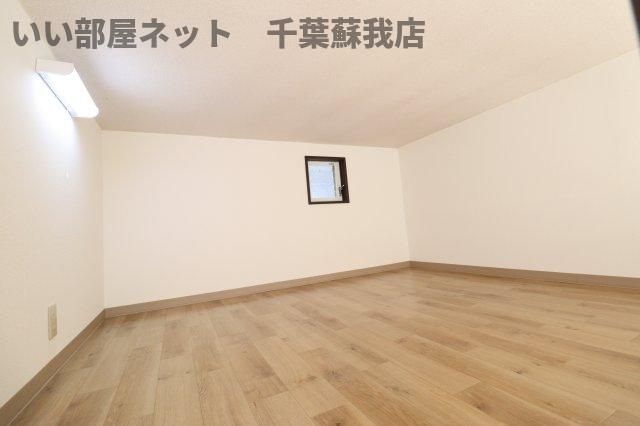 サンセール陽光Bの寝室|落ち着いた色調の寝室です