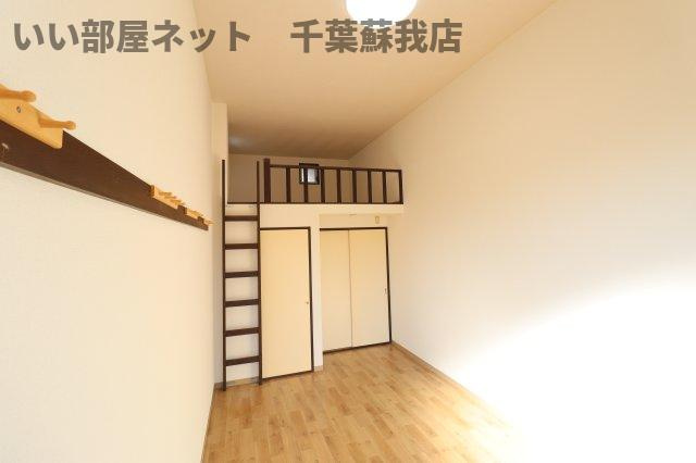 サンセール陽光Bの居間・リビング|使いやすいリビングです