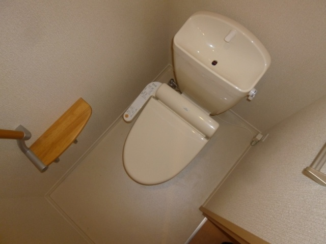 便利な温水洗浄便座付き！