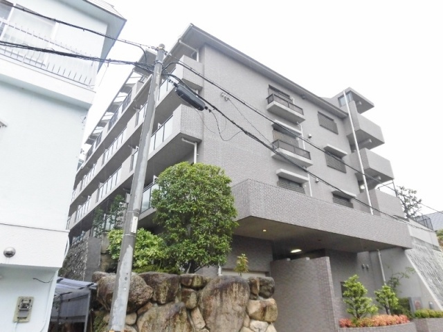 オートロック付きで外部からの出入りがなく安心です