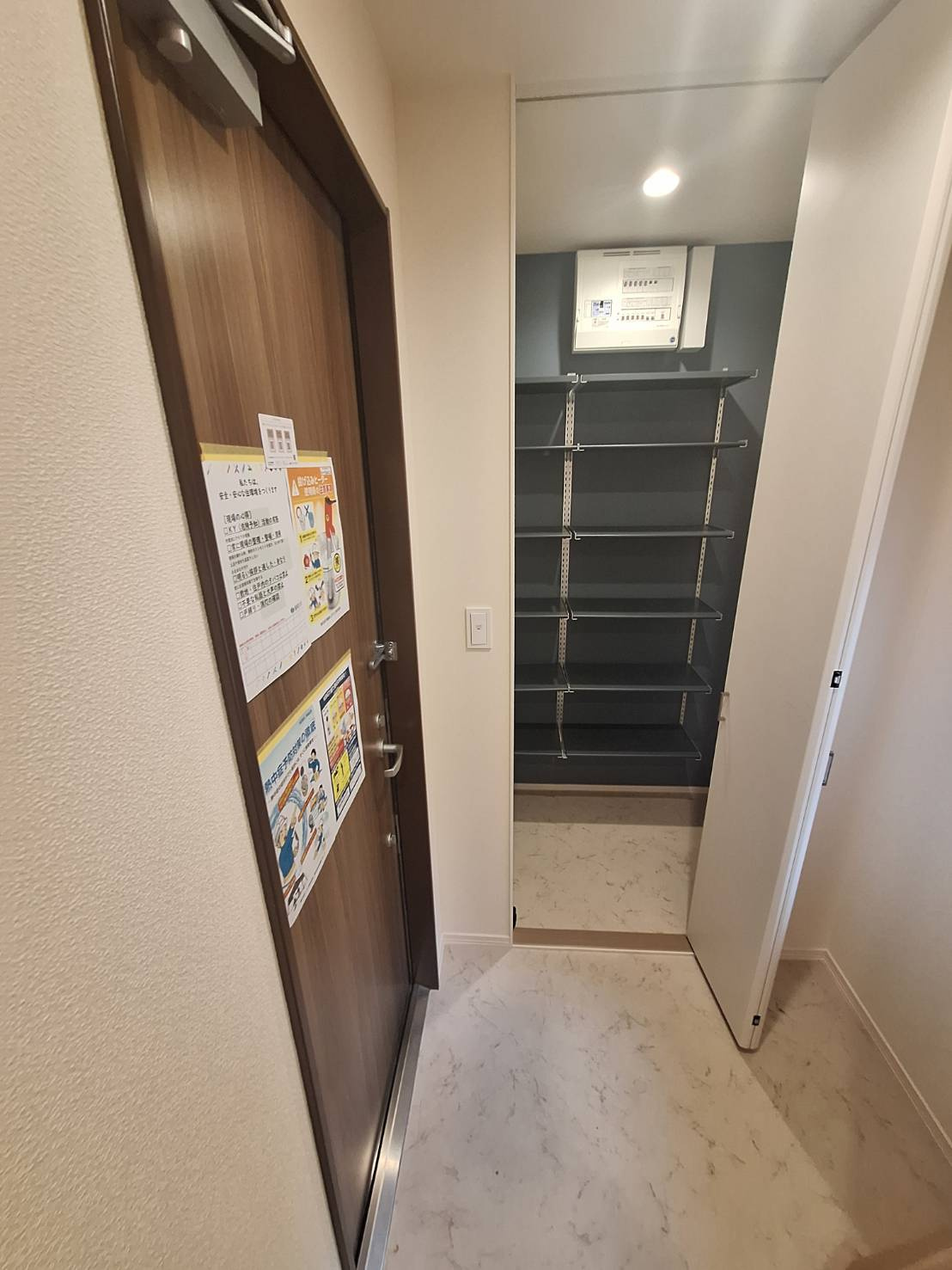 メゾン桜の玄関