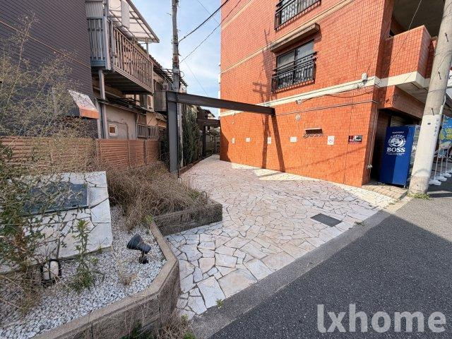 エリータ鳥飼のエントランス|毎日通るエントランスはこのようになっています