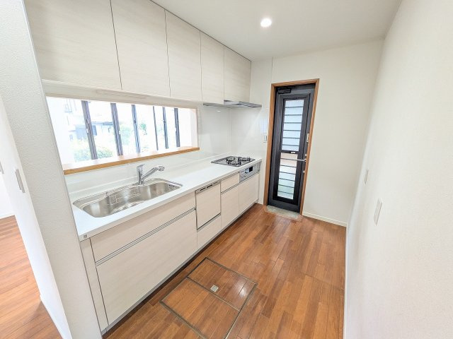 八王子市　南陽台　中古戸建てのキッチン|～新規交換済、使い勝手の良いシステムキッチン～
