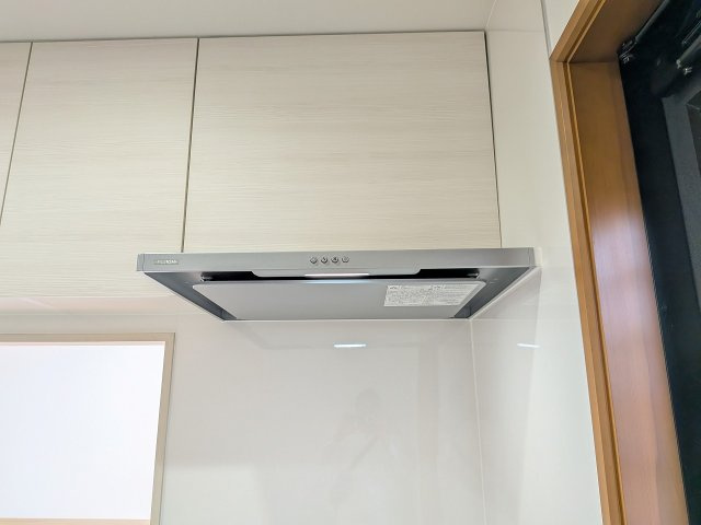 八王子市　南陽台　中古戸建ての設備|～スタイリッシュな薄型のレンジフード～