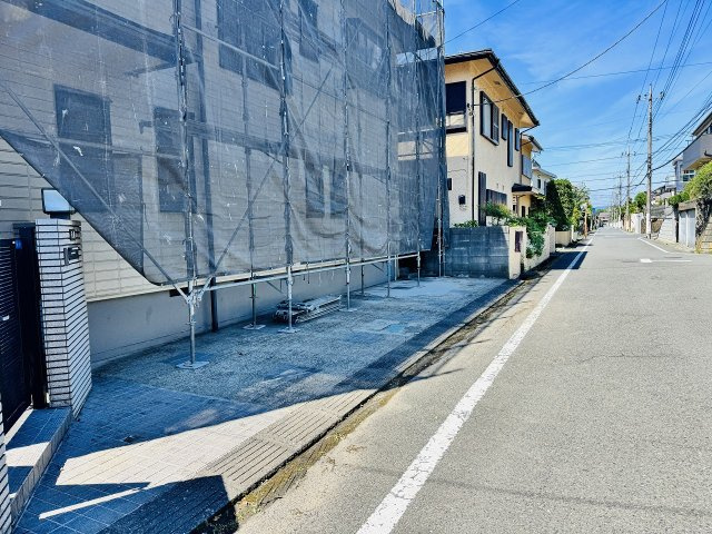 八王子市　南陽台　中古戸建ての駐車場|～2台駐車可能カースペース～
