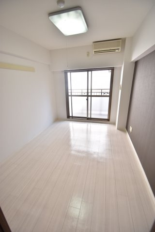 大阪市城東区関目５丁目の賃貸マンションの居間・リビング
