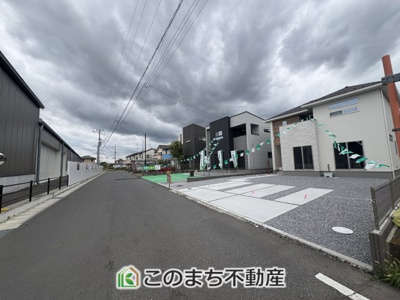 【前面道路含む現地写真】 | クライン佐野市浅沼町　第4期　1号棟 | 前面道路5.9ｍ☆お車の出し入れもスムーズです☆