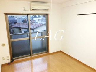 【居間・リビング】 | アヴィニティー調布南 | 洋室のお部屋です。