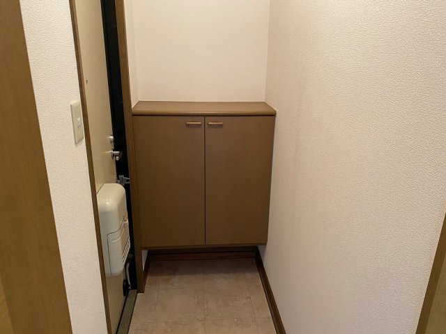 シューズボックス付きの玄関スペースです♪