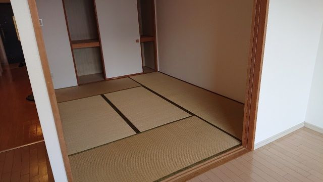 メゾン・グランツ藤枝の和室